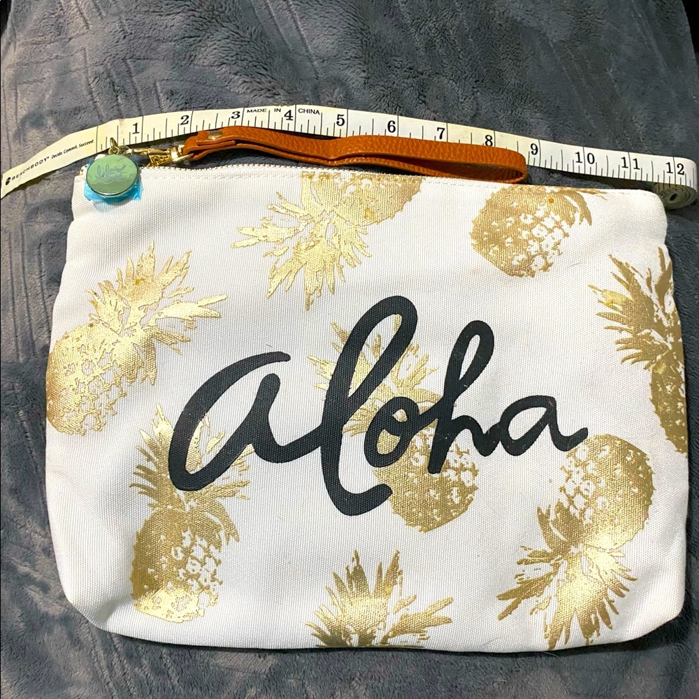 Gold pineapple large clutch